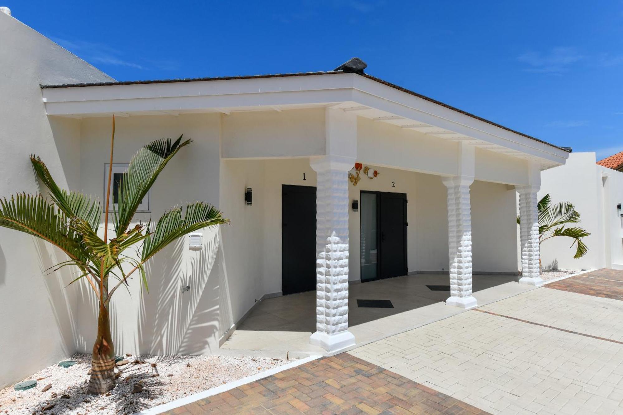 Boutique Hotel Swiss Paradise Aruba Villas And Suites Palm Beach Exterior foto