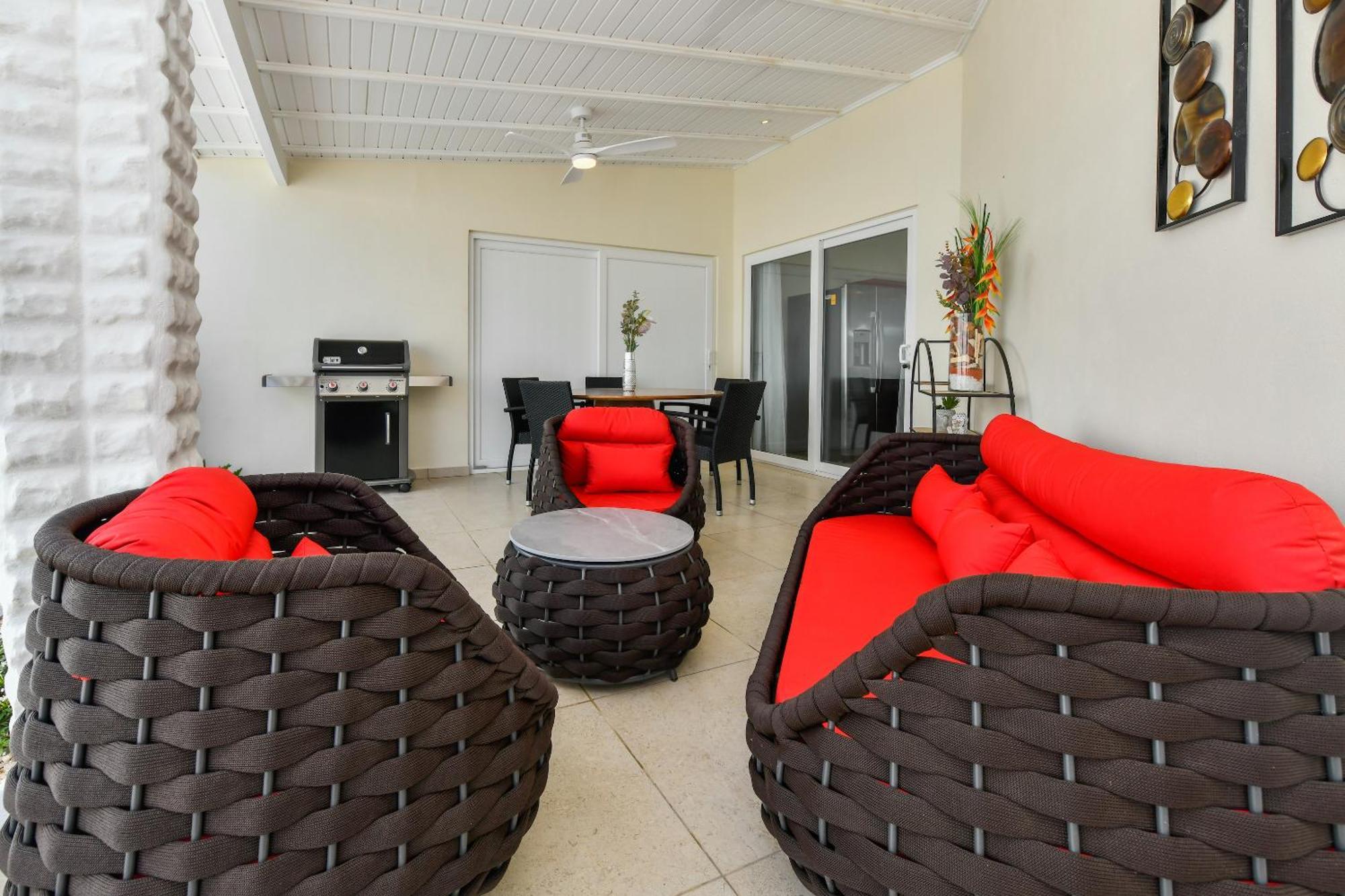 Boutique Hotel Swiss Paradise Aruba Villas And Suites Palm Beach Exterior foto